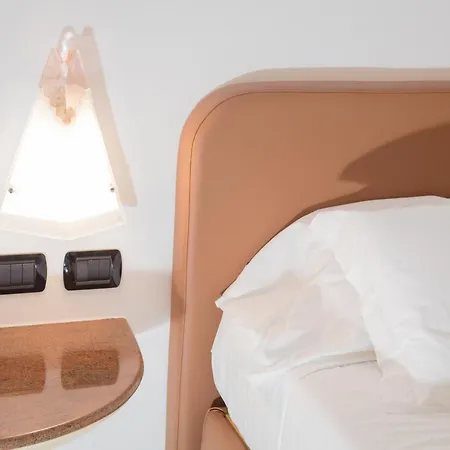 Отель Blue Relais Maggiore 4*