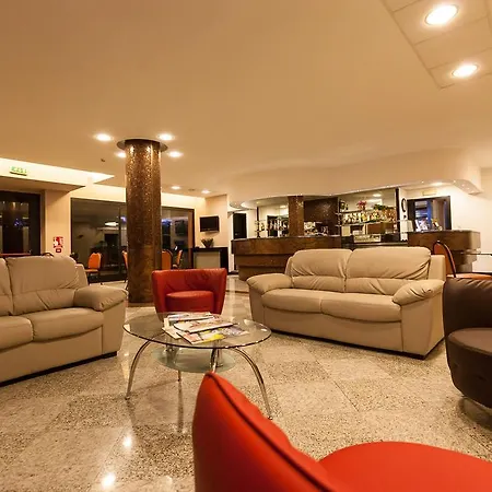 Отель Blue Relais Maggiore