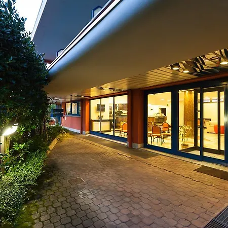 Blue Relais Maggiore Hotel 4*