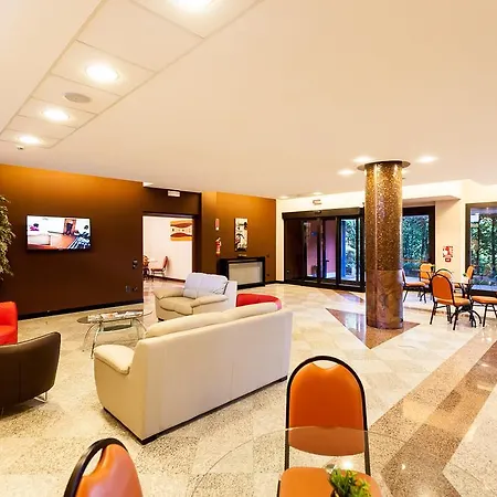 Отель Blue Relais Maggiore