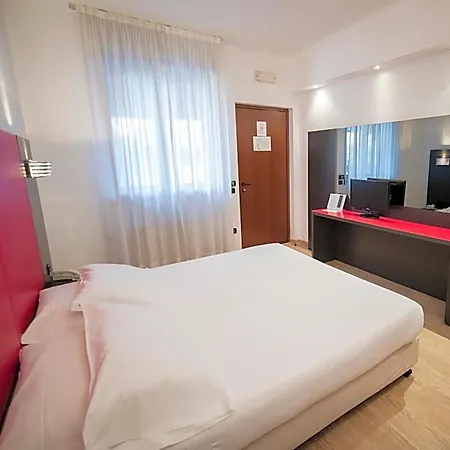 فندق Blue Relais Maggiore دورميلّيتّو