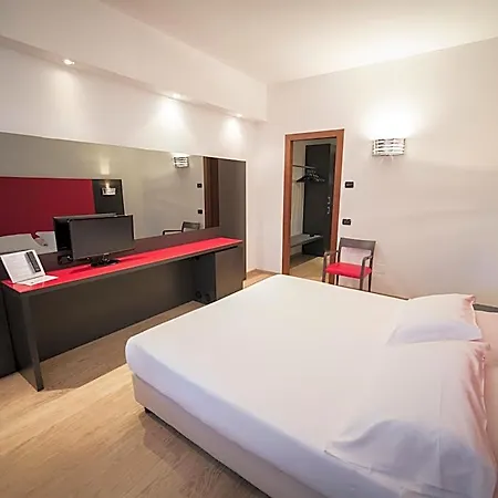 فندق Blue Relais Maggiore 4*
